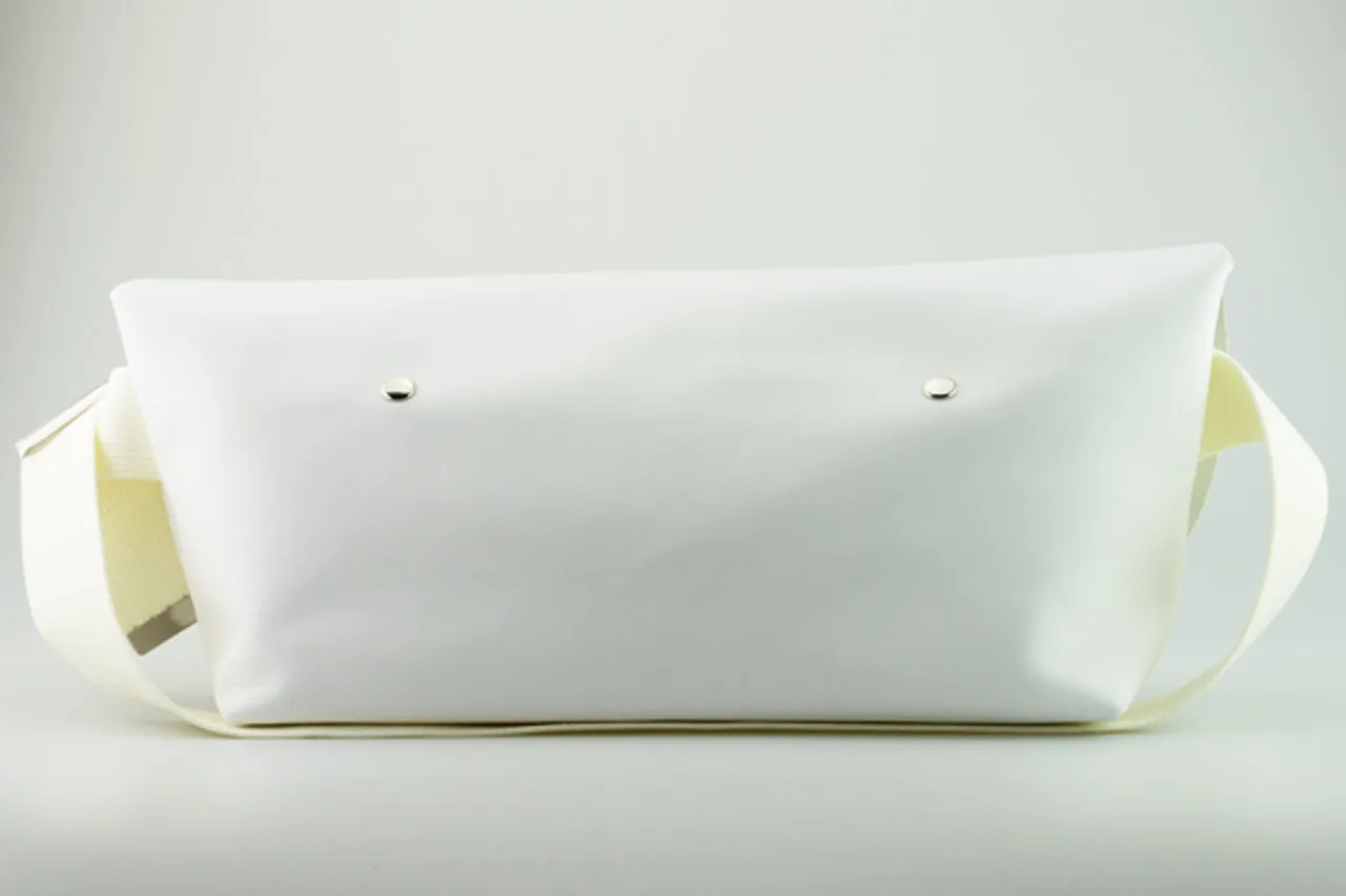 メッセンジャーバッグ (M)/WHITE