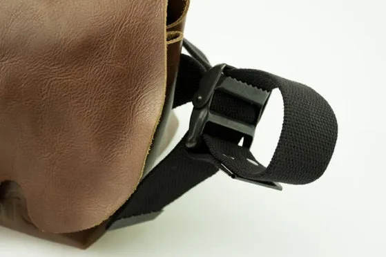 メッセンジャーバッグ (S)/BROWN