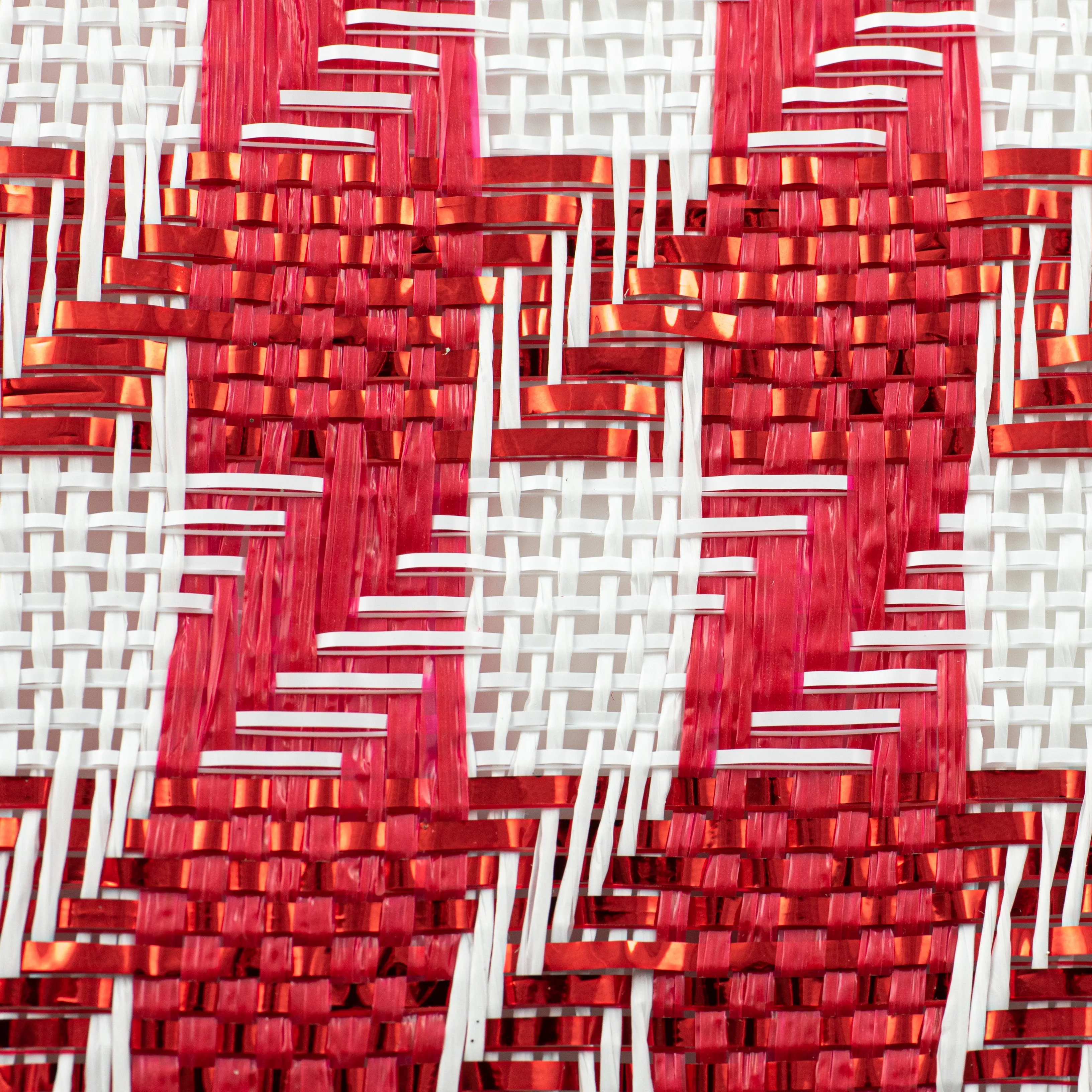 10" Houndstooth Woven Mesh: Red & White