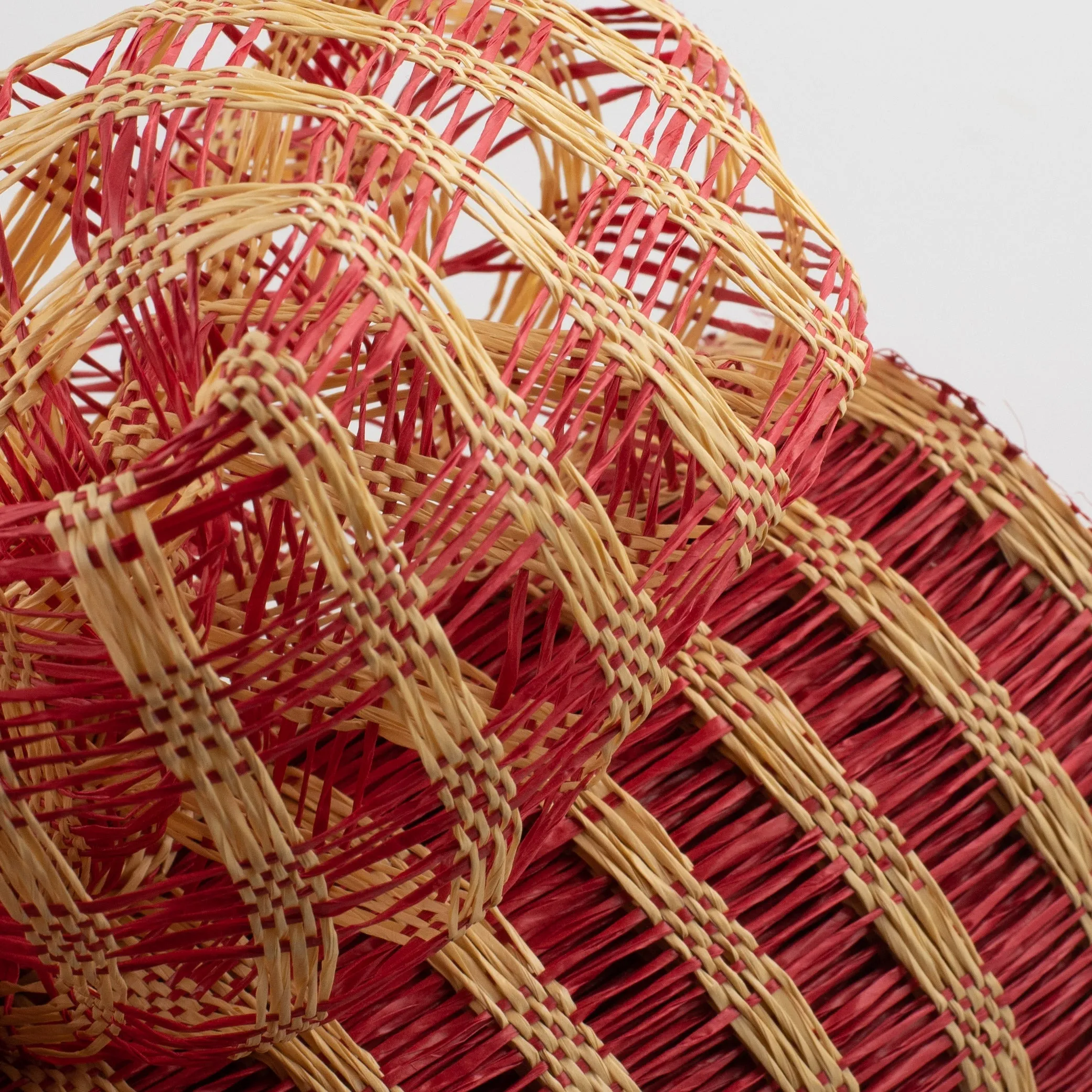 10" Poly Burlap Check Mesh: Red & Beige