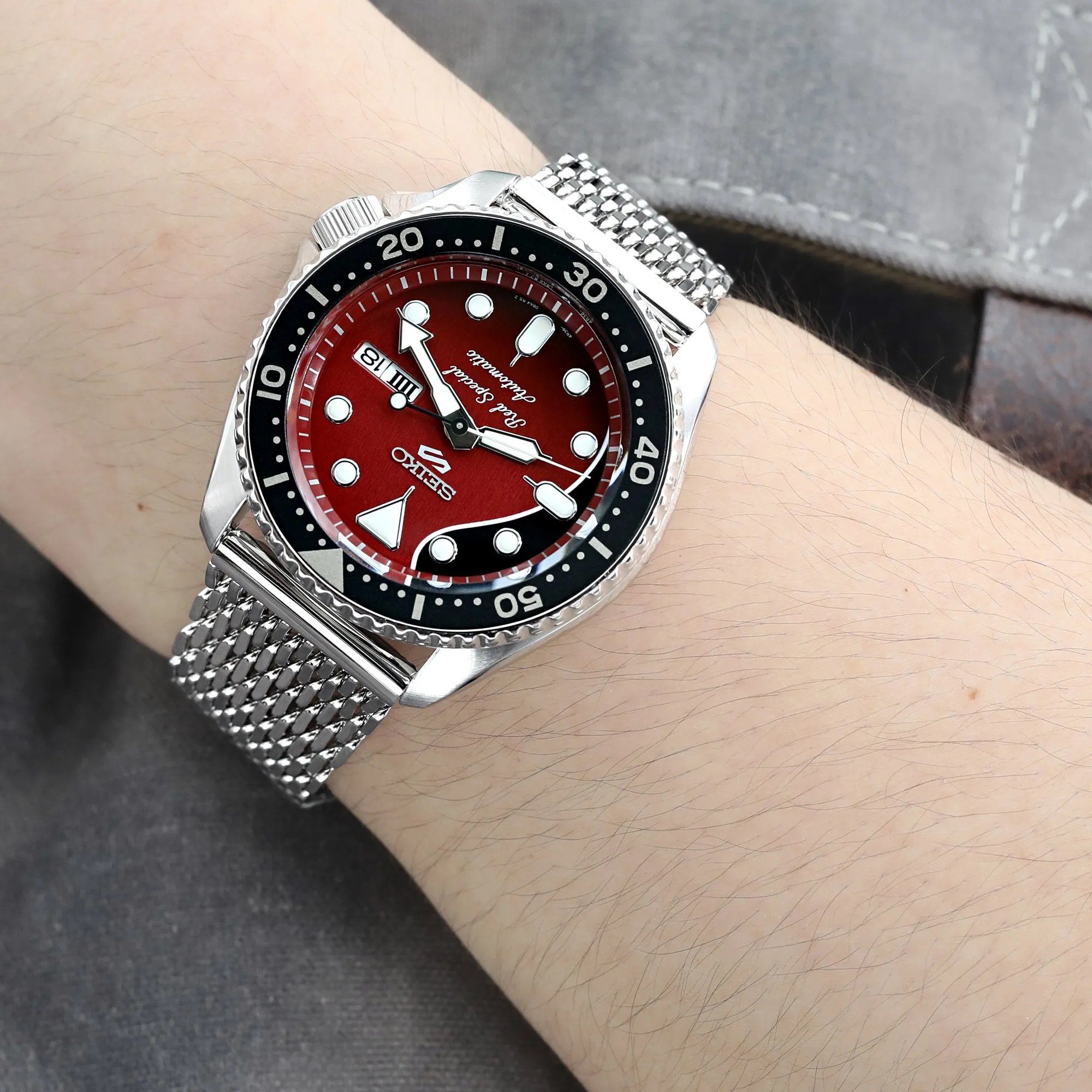 22mm Tapered Winghead SHARK Mesh Band, V-Clasp, P