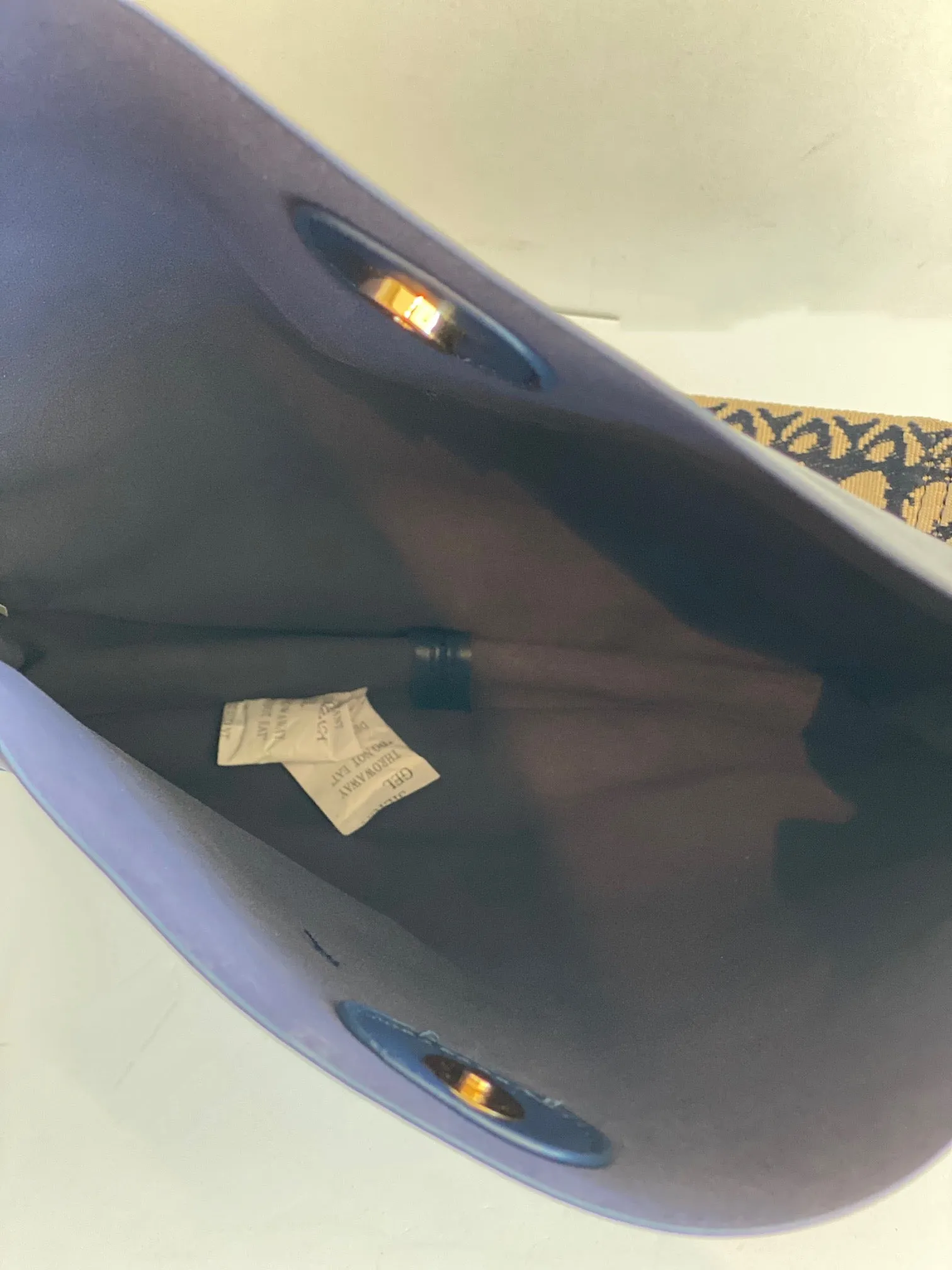 Ahdorned Large Messenger bag