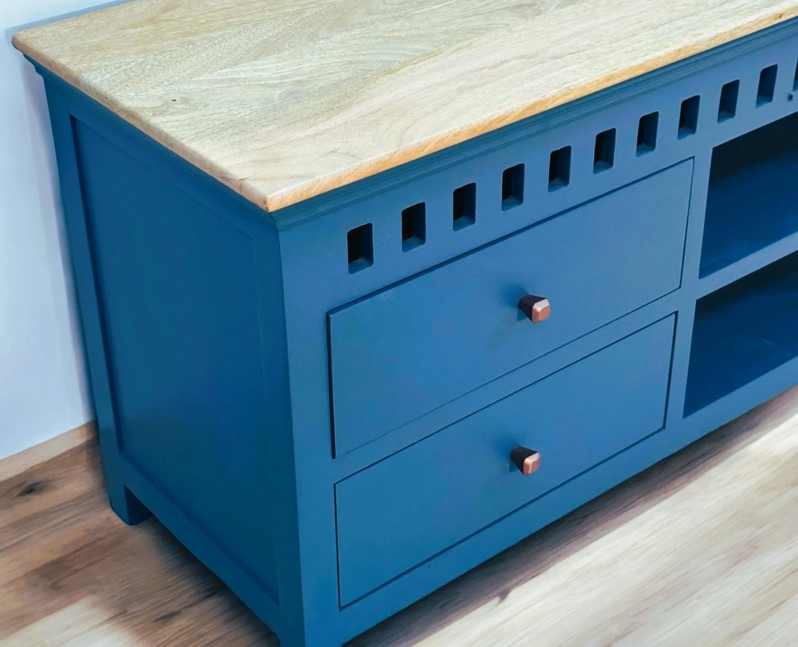 Alexandria Solid Wood TV Cabinet- Four Drawer