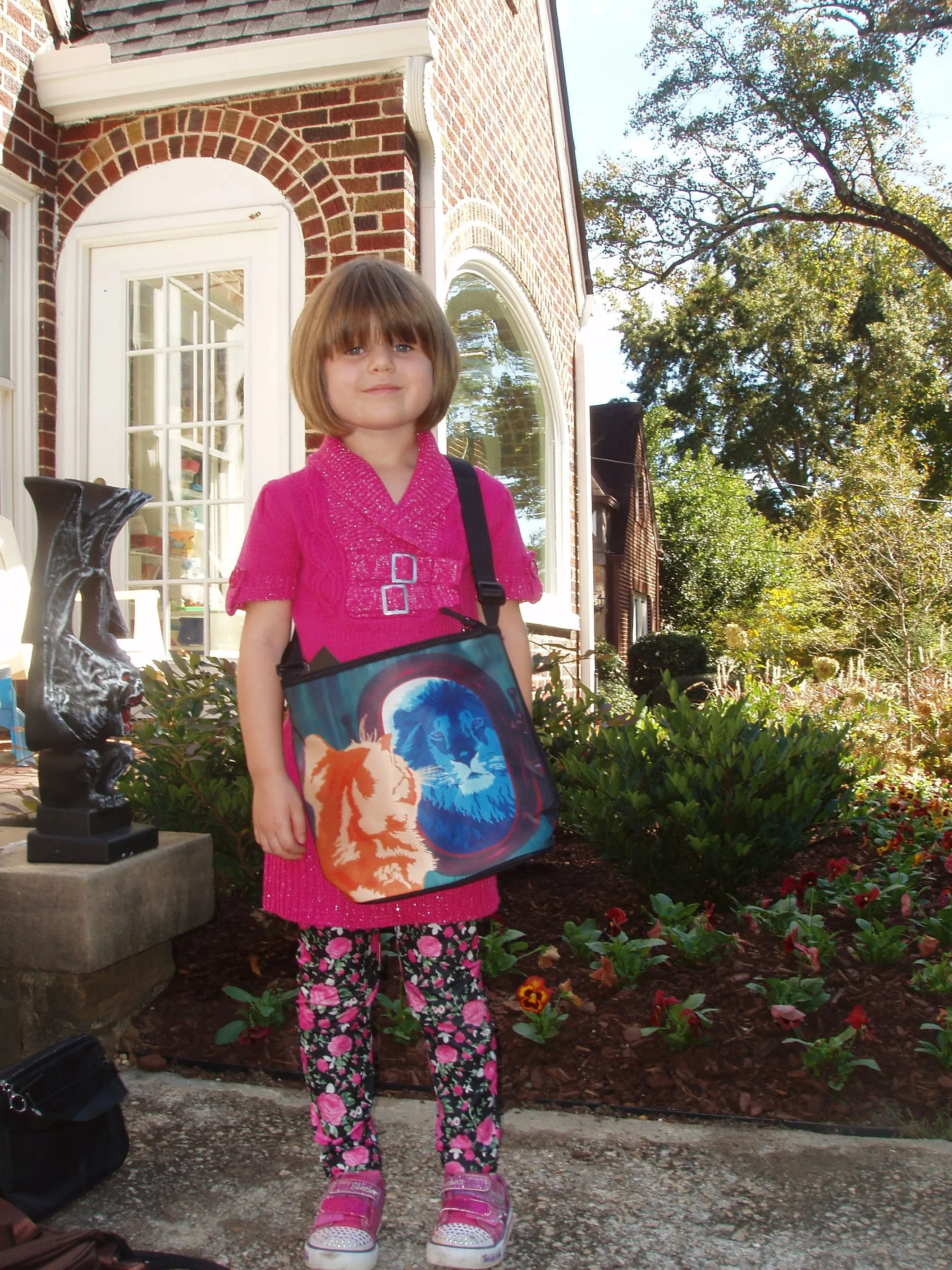Blackfoot Penguin Kitten Cross Body Bag - Southern Sweetheart