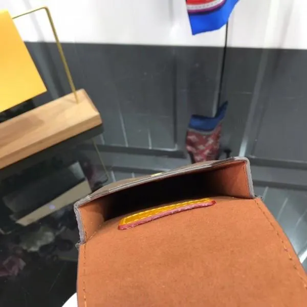 Box Phone Case M68523 2019
