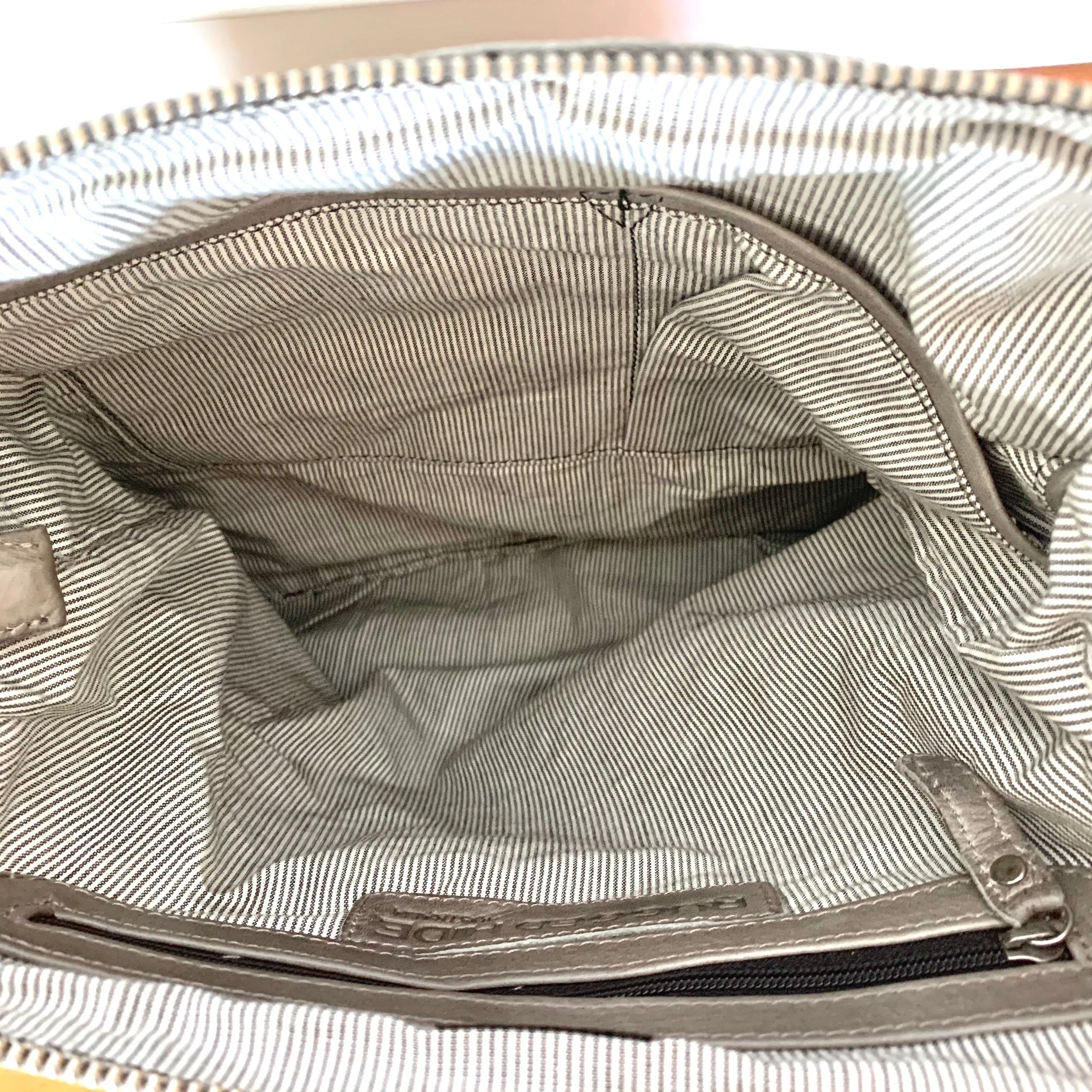 Carolina sling bag