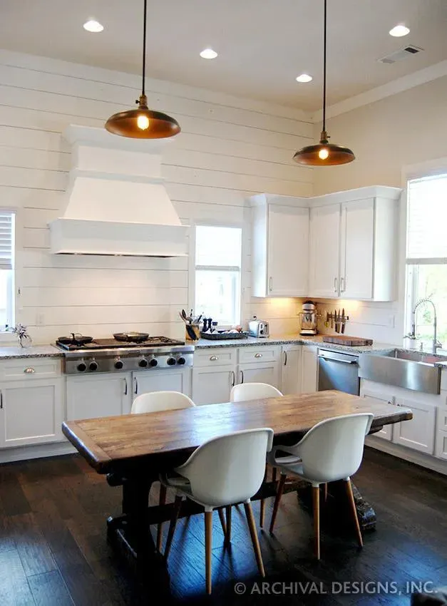 Charming 3-Bedroom Home with Covered Porch and Spacious Design