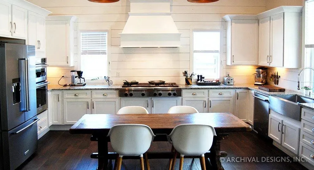 Charming 3-Bedroom Home with Covered Porch and Spacious Design