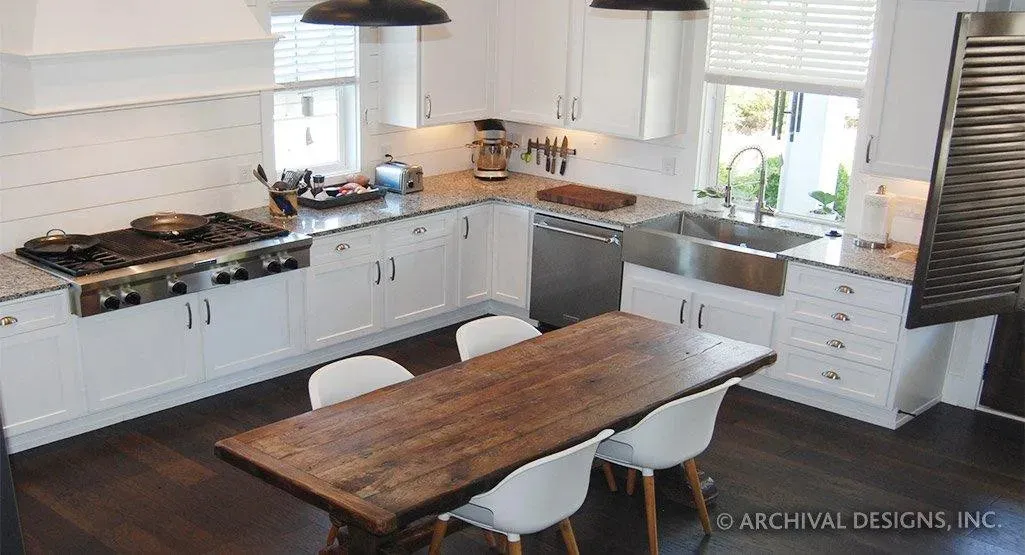 Charming 3-Bedroom Home with Covered Porch and Spacious Design