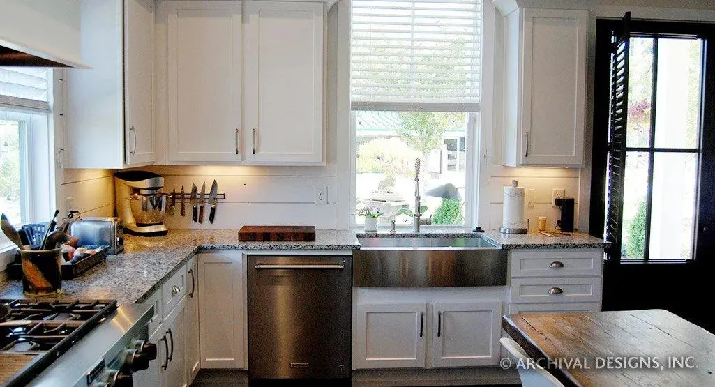 Charming 3-Bedroom Home with Covered Porch and Spacious Design