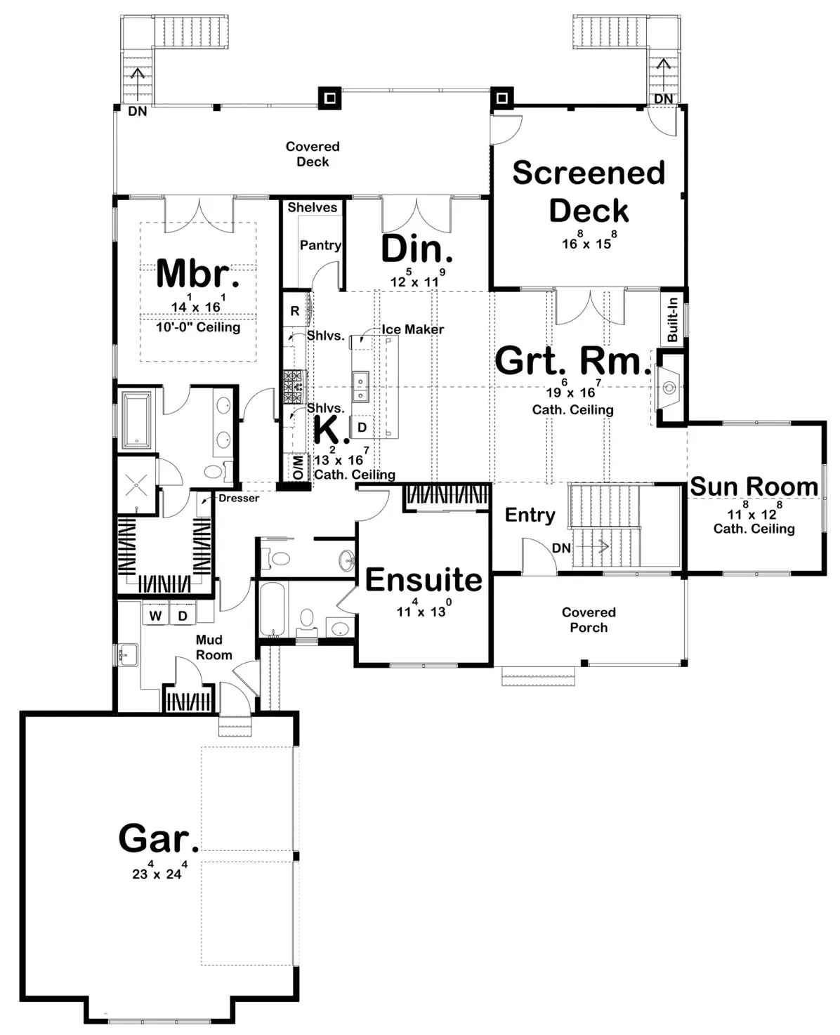 Charming Family Retreat: Spacious 3-Bedroom Beach House with Modern Amenities