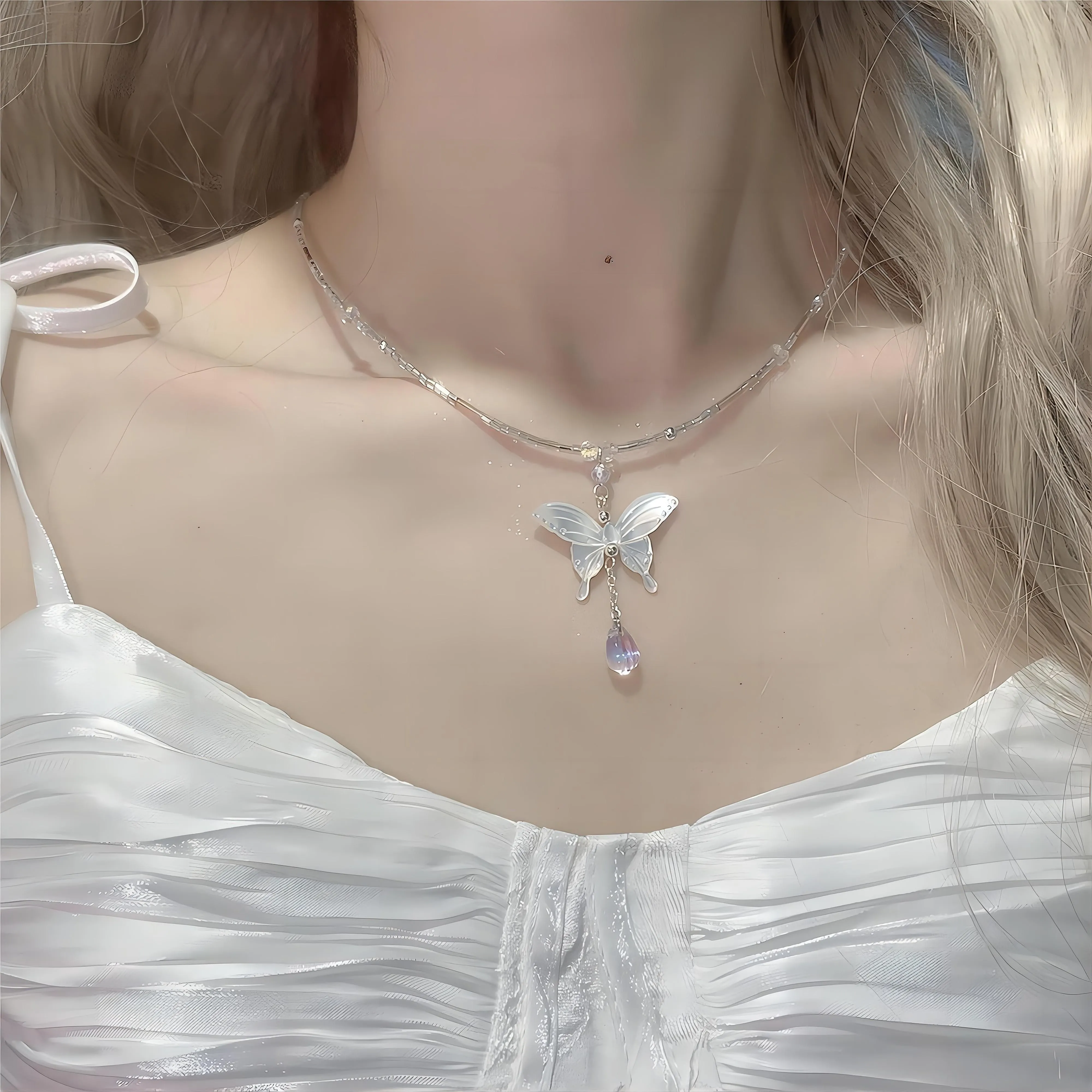 Charming Pearl Shell Butterfly Pendant Crystal Necklace