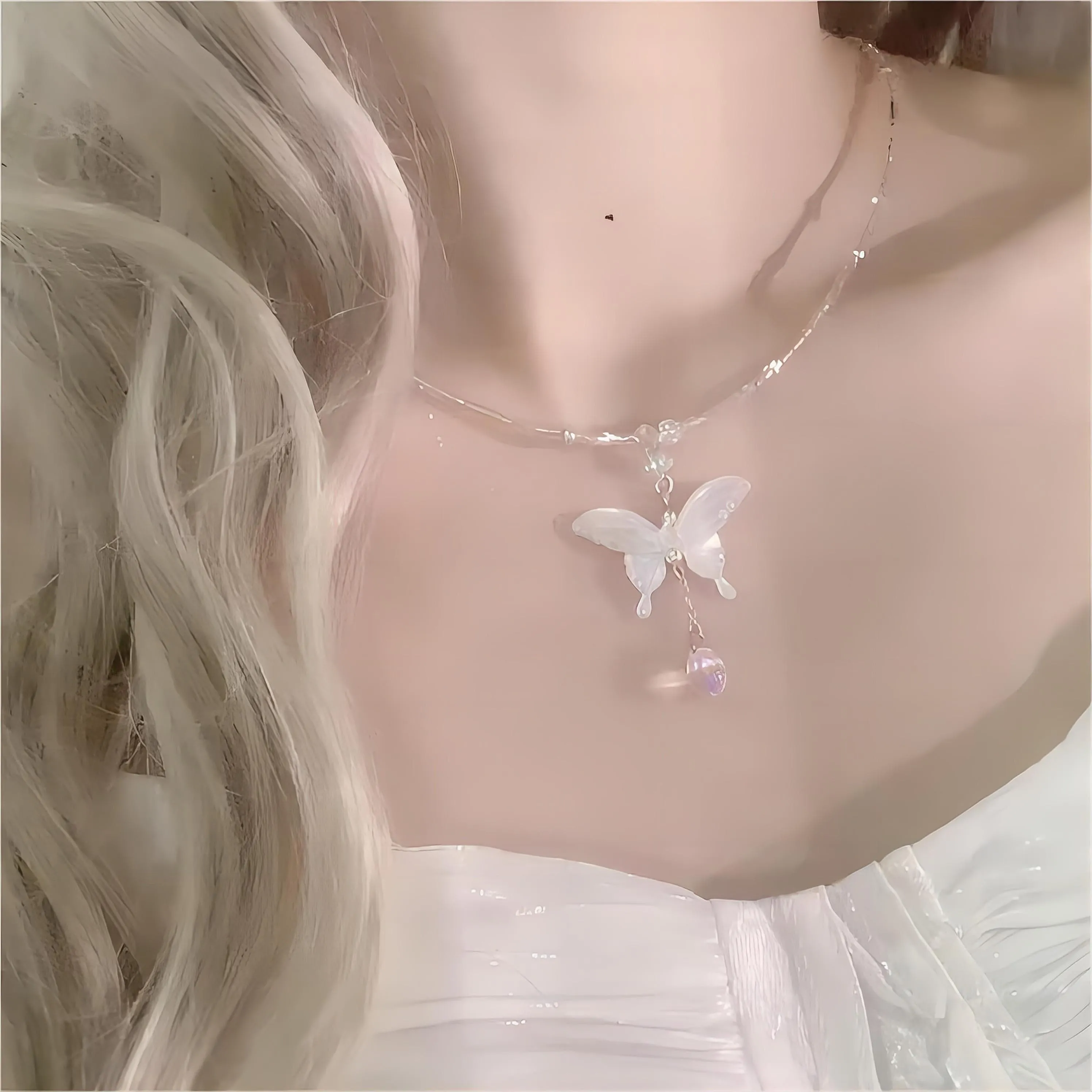 Charming Pearl Shell Butterfly Pendant Crystal Necklace