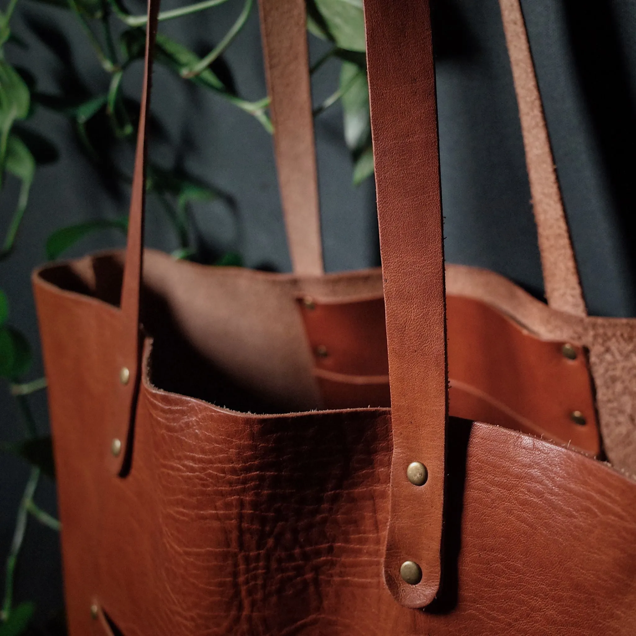 Dunham Leather Tote Bag – English Tan Edition