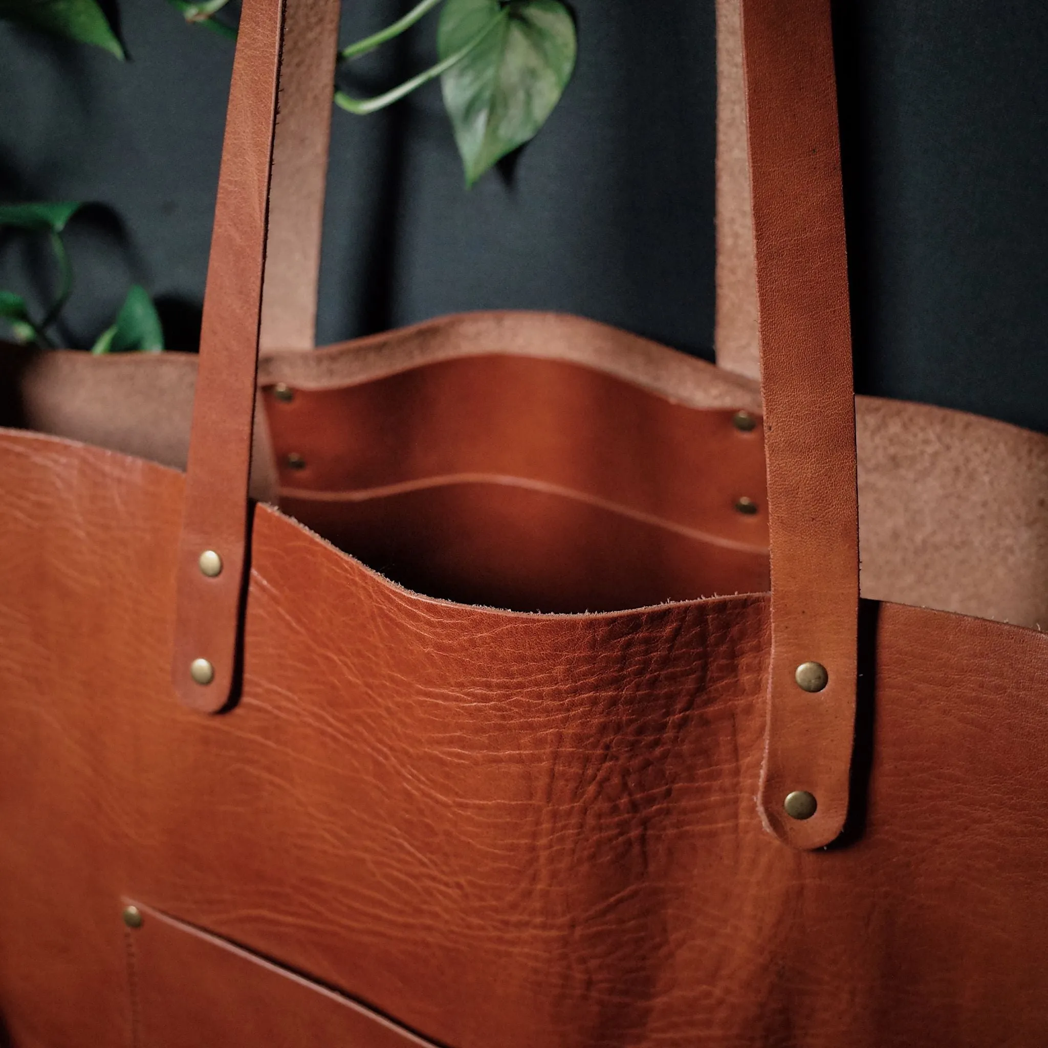 Dunham Leather Tote Bag – English Tan Edition