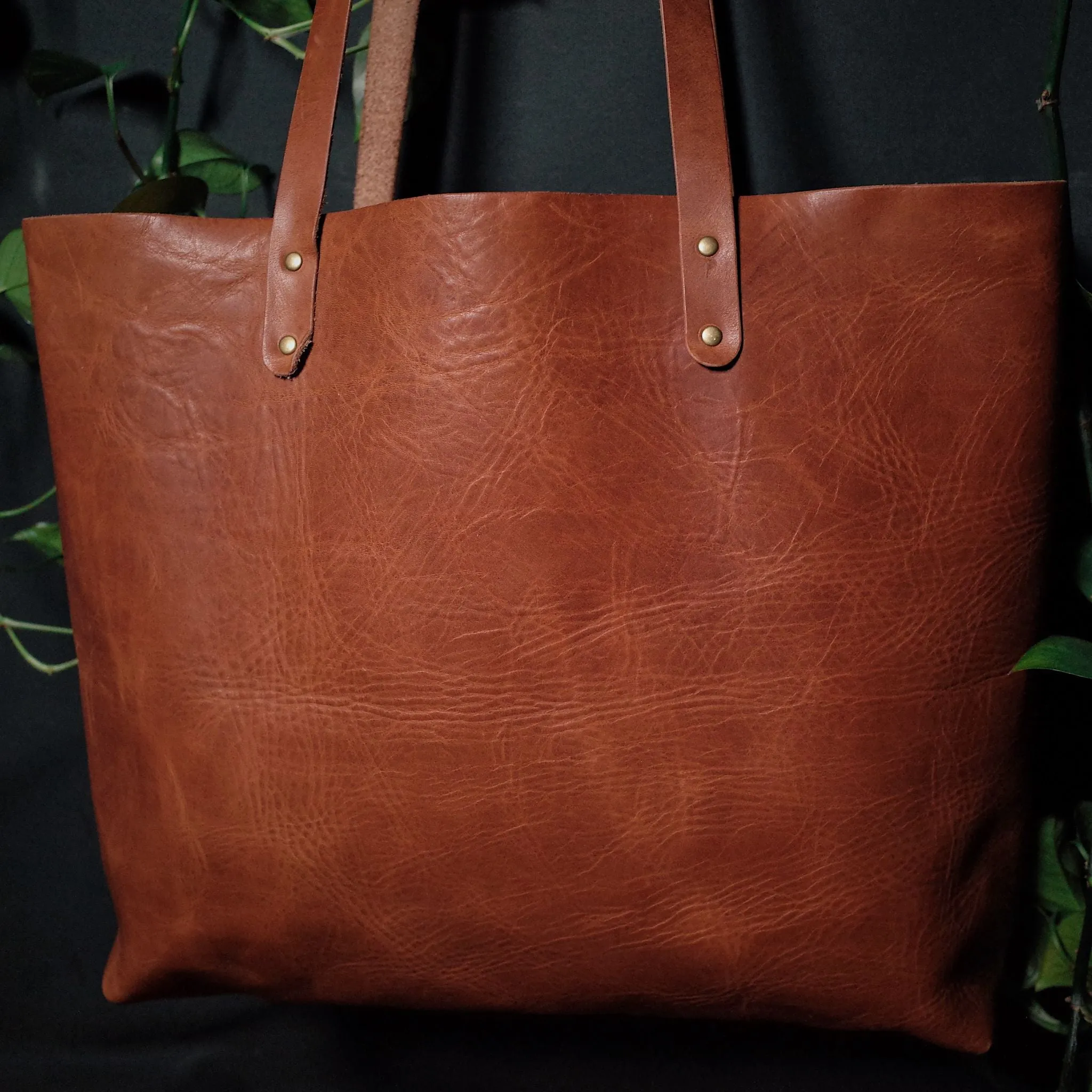 Dunham Leather Tote Bag – English Tan Edition