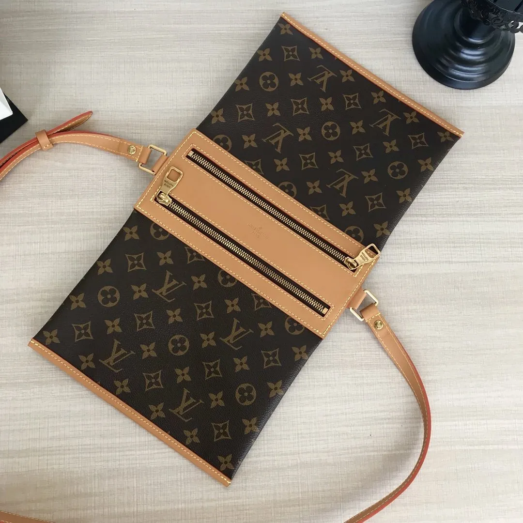 SAUMUR MESSENGER PM