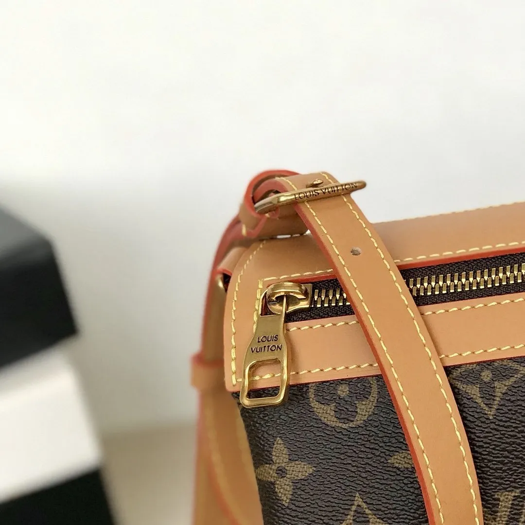 SAUMUR MESSENGER PM