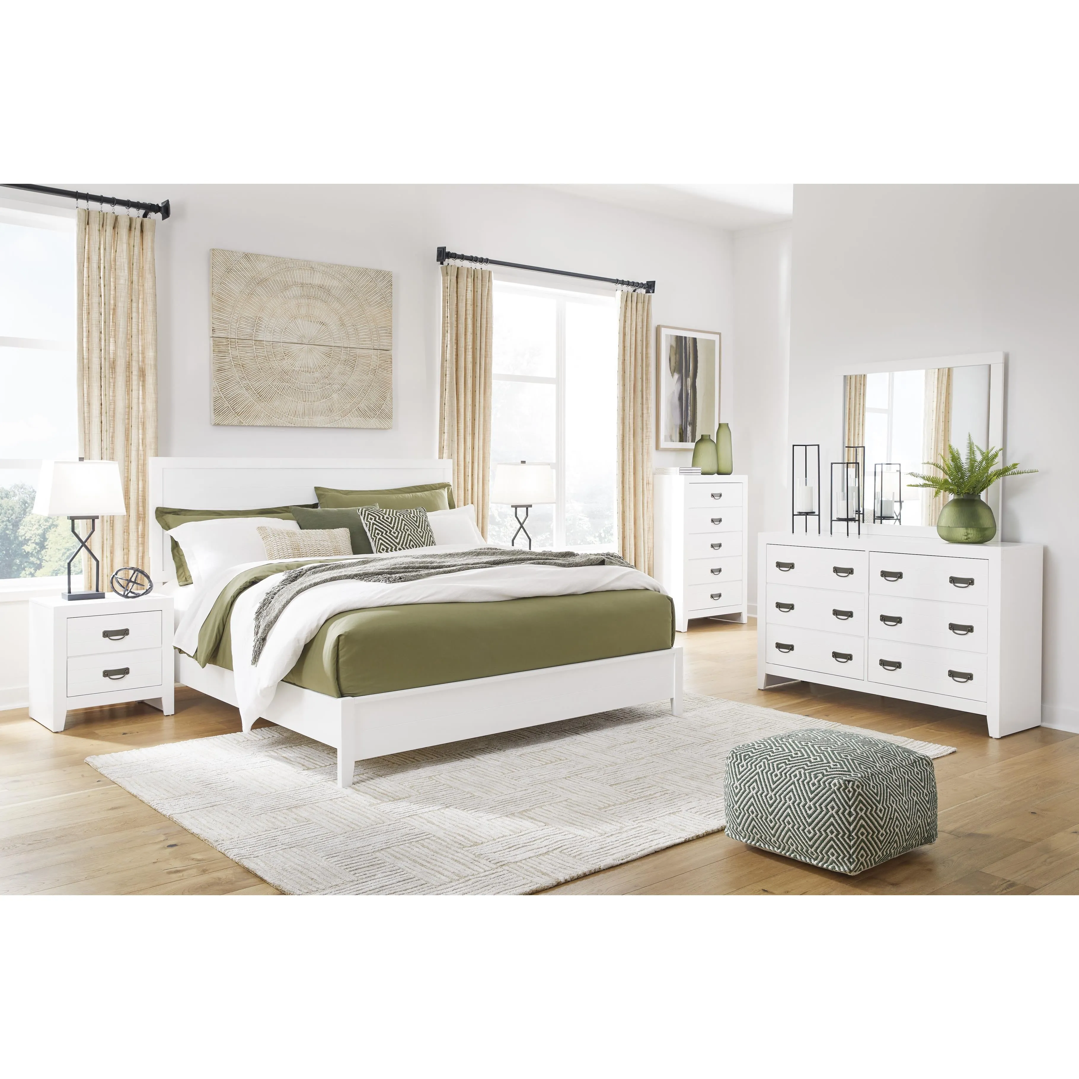 Signature Design by Ashley Binterglen 5-Drawer Chest B427-46