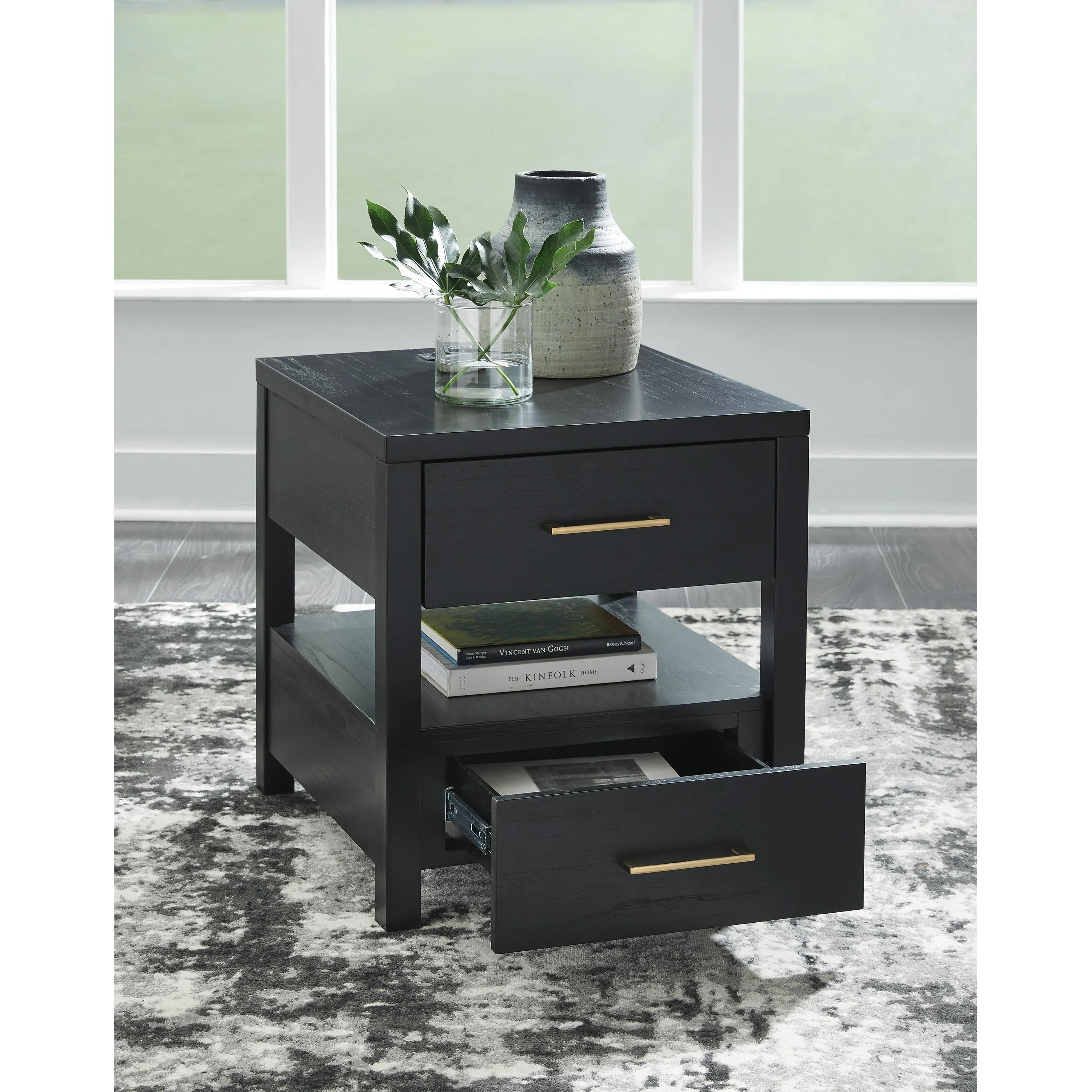 Signature Design by Ashley Winbardi End Table T786-3