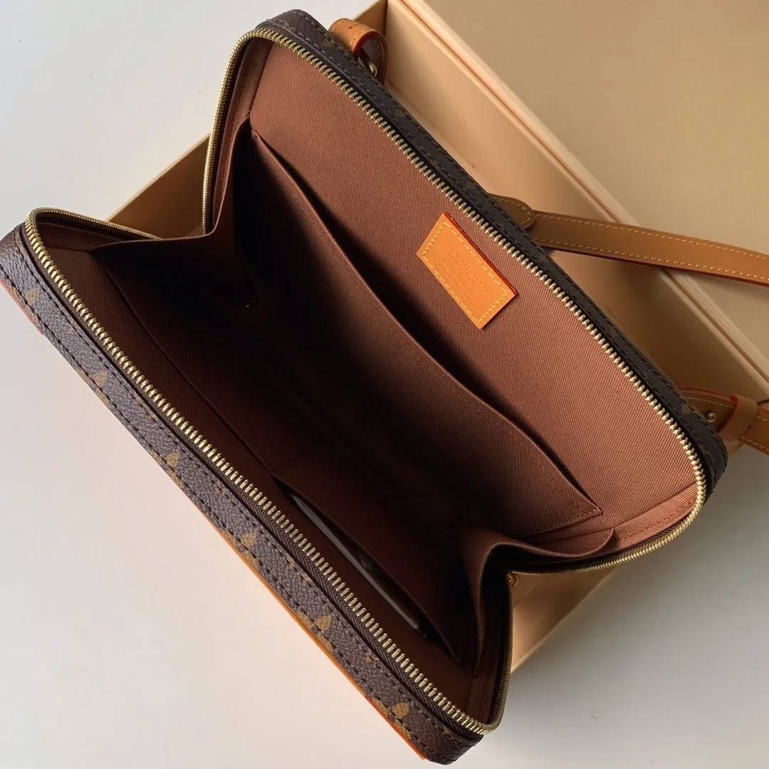 SOFT TRUNK MESSENGER