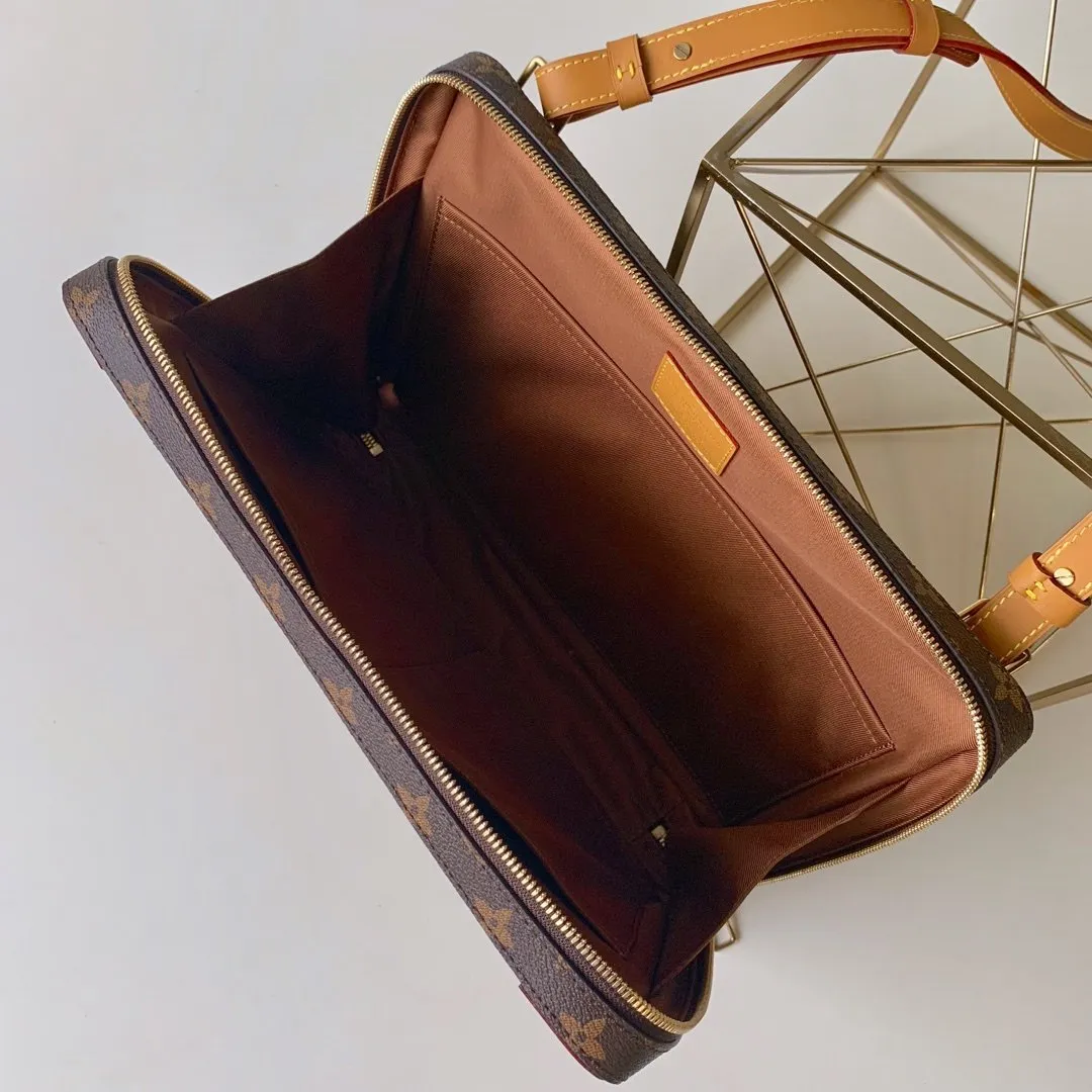 SOFT TRUNK MESSENGER