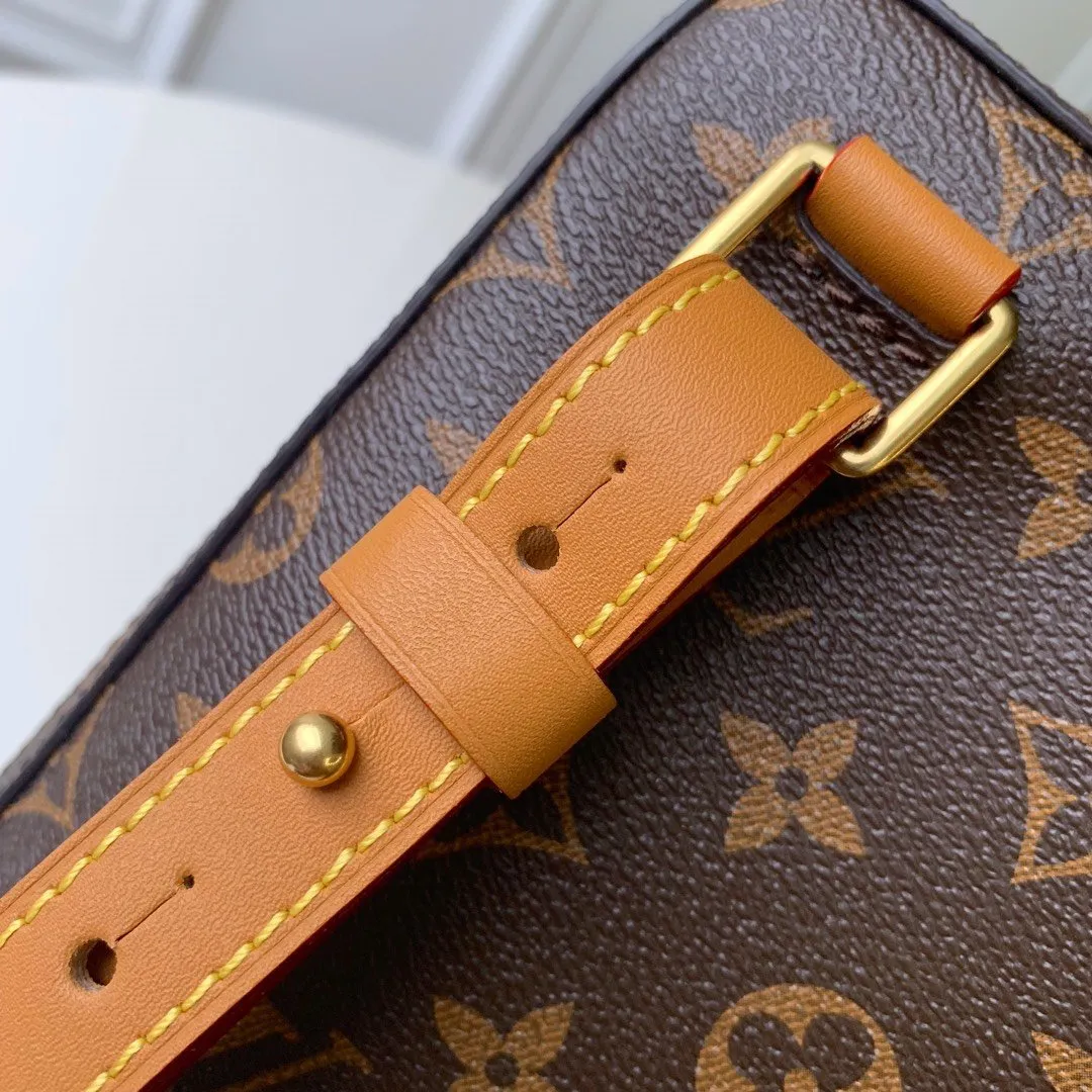SOFT TRUNK MESSENGER