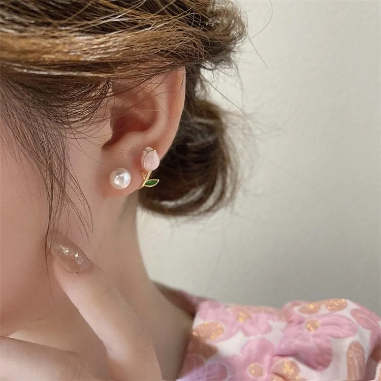 Sweet Charming Tulip Pearl Earrings